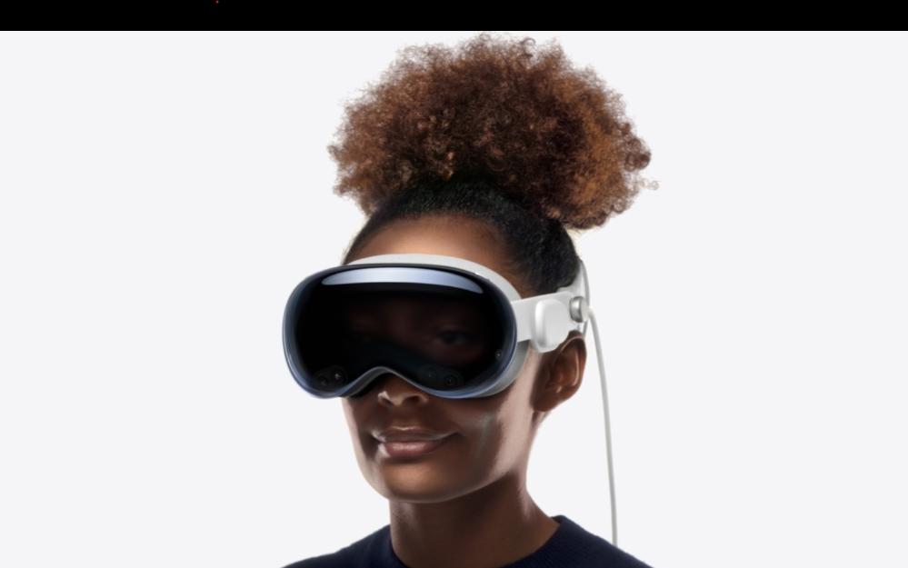 vision-pro-apple-bold-entry-into-VR-market-banner